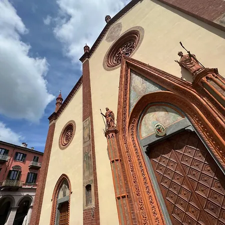 Maison Des Artistes דירה פינרולו